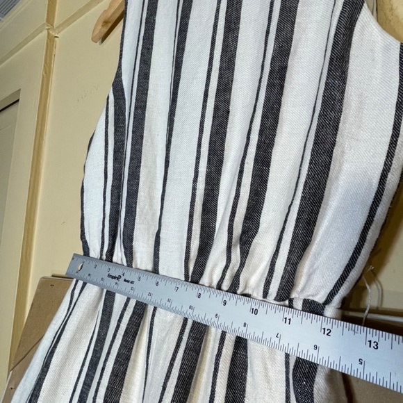 Linen Sleeveless Jumpsuit - Picture 16 of 16